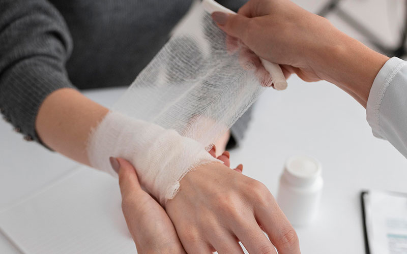 Advanced wound dressing using nanofiber materials